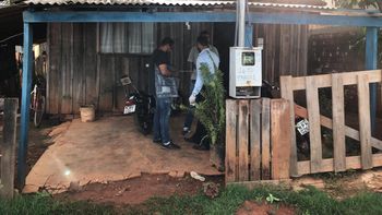 Mulher é assassinada com facada no pescoço; companheiro é suspeito do crime 