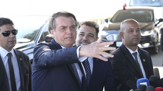 Bolsonaro decide fazer 36 vetos a dispositivos do projeto de abuso de autoridade