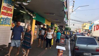 Consumidores lotam o Centro no primeiro dia da Liquidaqui