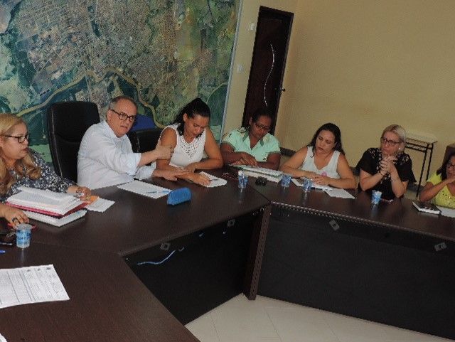 Prefeito recebe diretores e encaminha demandas da Educação