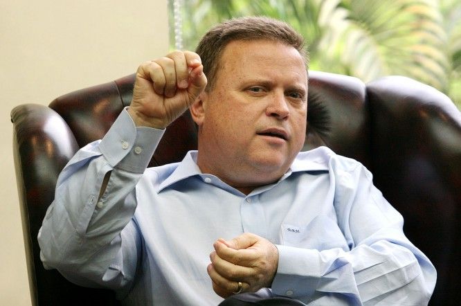 Língua torta de Bolsonaro mereceu rebate irritado de ministro