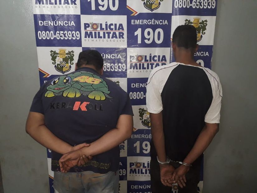 Dupla é presa pela PM com celular roubado