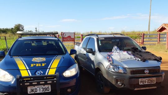 Bandidos batem veículo e o abandonam as margens de rodovia