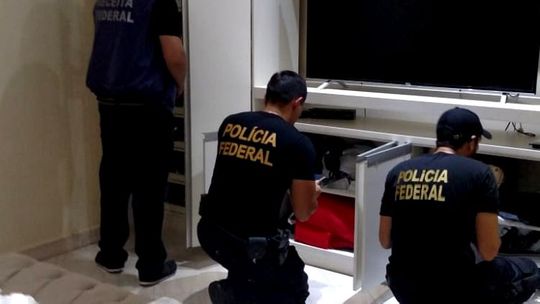 PF deflagra operação contra crime organizado e cumpre 72 mandados em 3 estados