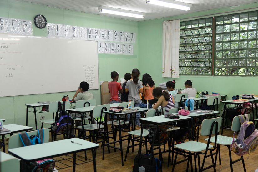 Garantia à educação de crianças e adolescentes ainda não é integral