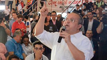 Um a um, Taques rebate motivos de protestos durante lançamento da Unemat Rondonópolis