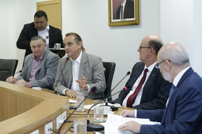 Diretor de associação de combustíveis deve prestar depoimento em CPI