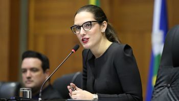 Botelho pede licença e Janaina Riva assume comando da AL 