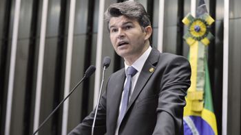 Bolsonaro oficializa Medeiros como vice-líder do Governo na câmara