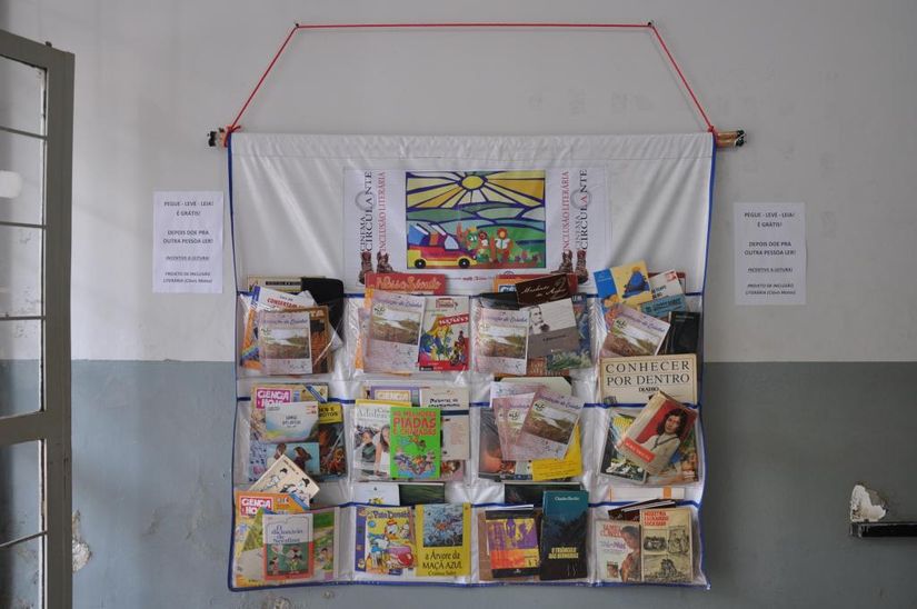 Projeto instala minibibliotecas na 2ª Delegacia de Polícia do Carumbé