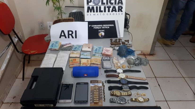 Traficante é preso com plantação de maconha e munições dentro de casa
