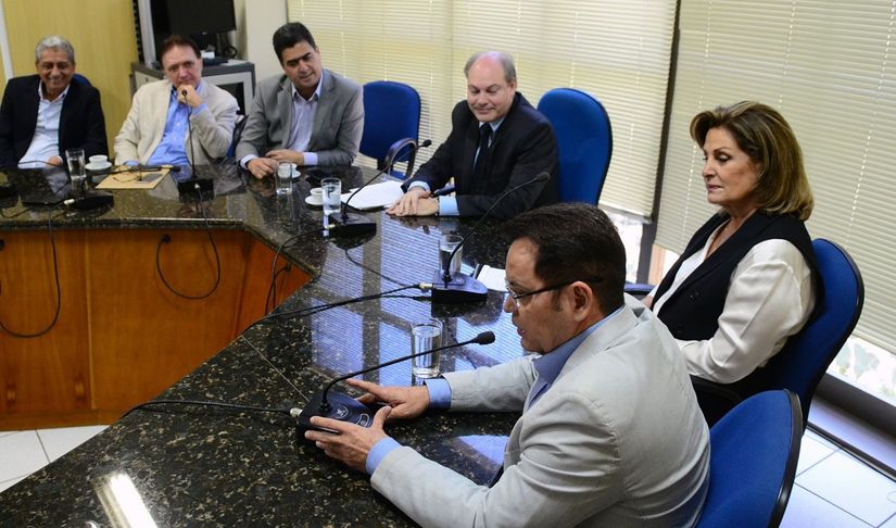 Botelho destaca adesão de Cuiabá e VG no sistema de compra coletiva de medicamentos