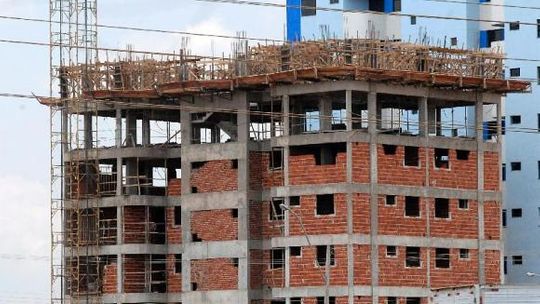 Confiança dos empresários da construção sobe e tem maior nível desde 2015