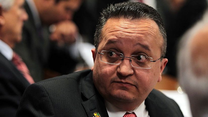 Taques reaparece e diz querer falar sobre caso de grampos ilegais