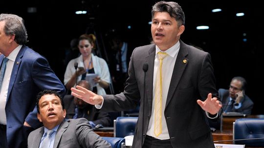 Medeiros critica imprensa brasileira: "É um copiar e colar dos infernos"