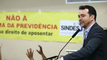 Lúdio Cabral entra com ação na Justiça para impedir aumento da previdência em MT