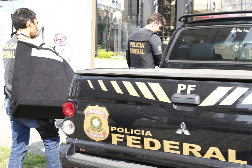 PF faz operação para desarticular esquema de tráfico internacional de cocaína