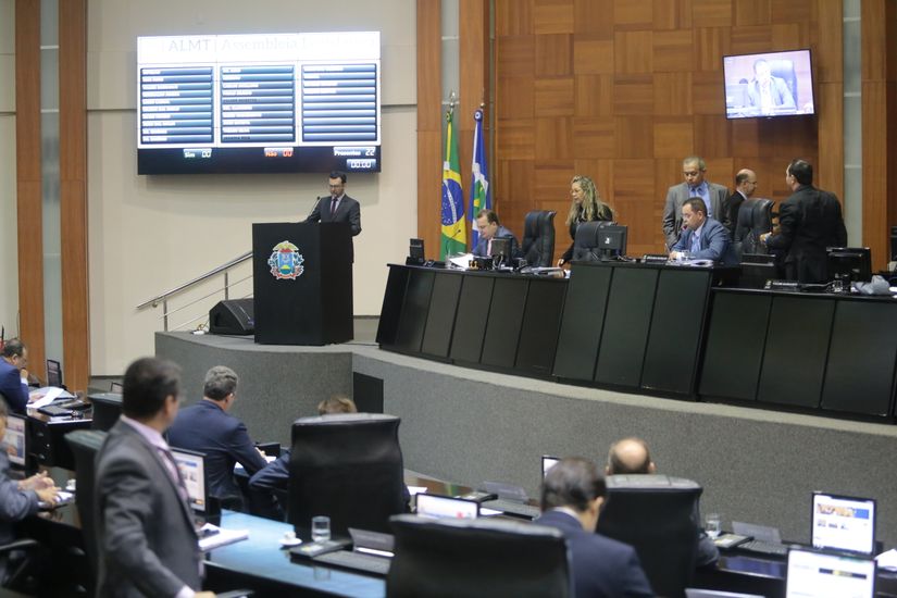 Após pautas bombas, deputados só retornam ao trabalho em fevereiro