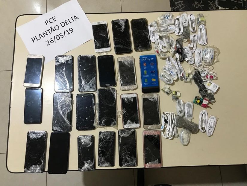 Agentes interceptam 21 celulares dentro de comida que seria entregue a detentos da PCE 