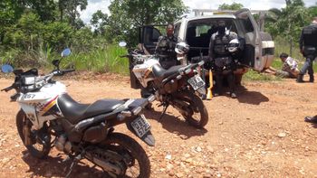 Criminosos são interceptados durante roubo, trocam tiros com a PM e são presos 