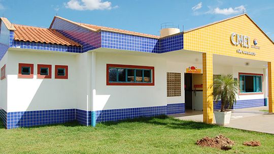 Unidades educacionais não têm material de limpeza nem de expediente
