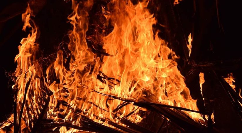 Homem incendeia casa após briga com esposa em Rondonópolis