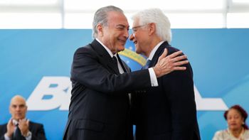 Oposição pede à PGR que investigue Temer e Moreira por nomeação em ministério
