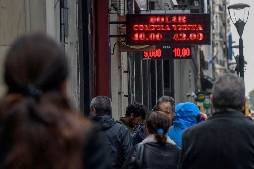 Governo argentino pode anunciar hoje pacote de ajuste fiscal