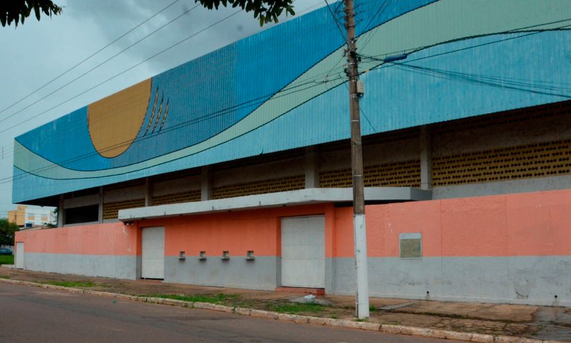 Após reunião com vereadores, secretário estadual de Esportes prevê reforma emergencial de ginásio