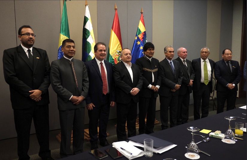 Em Brasília, Taques discute fornecimento de gás com Evo Morales