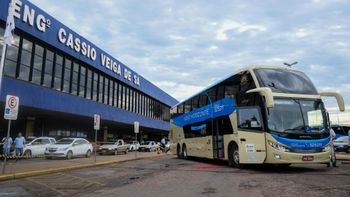 Governo lança sistema de transporte com ônibus novos e passagens mais baratas