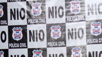 Jovens são presos por furto após serem flagrados com objetos do crime