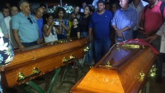 Emoção marca sepultamento de Jota Barreto
