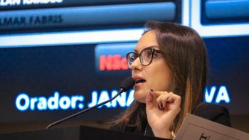 “O esperneio é livre”, diz Janaina sobre apoio a parcelamento das dívidas do Estado