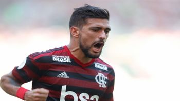 Arrascaeta sofre lesão e pode ficar de fora do Jogo entre Flamengo e Grêmio pela Libertadores