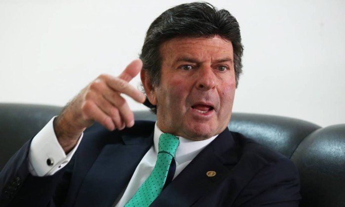 Ministro Fux diz que em processo que Lula está inelegível 