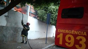 Fogo atinge prédio da antiga Secretaria Municipal de Esportes