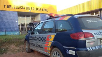 Caminhonete de empresa é roubada e abandonada por causa de rastreador