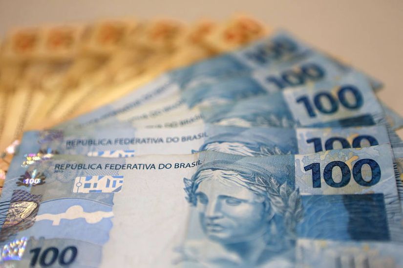 Receita libera primeiro lote de restituição do Imposto de Renda 