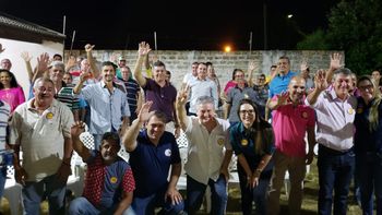 Janaina inicia campanha e reúne dezenas de apoiadores da 'Onda Roxa' em Colíder