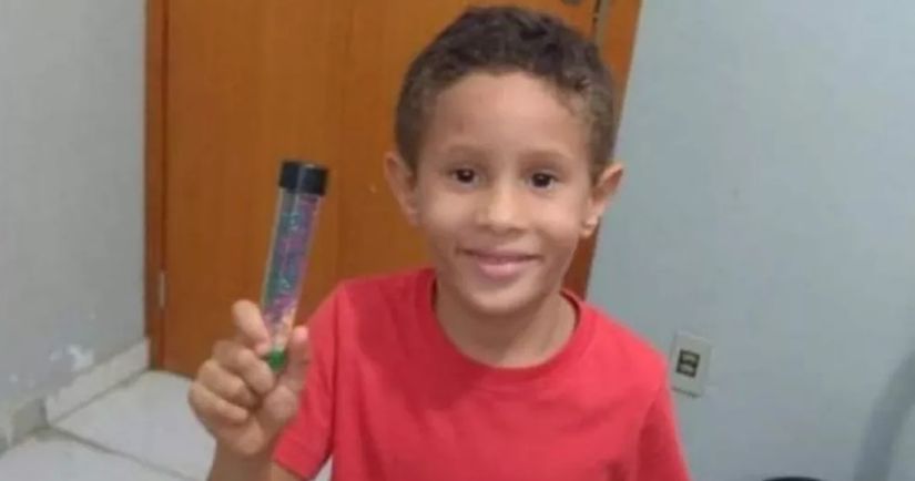 Familiares do menino Samuel desaparecido a quase um mês percorrem municípios vizinhos com cartazes