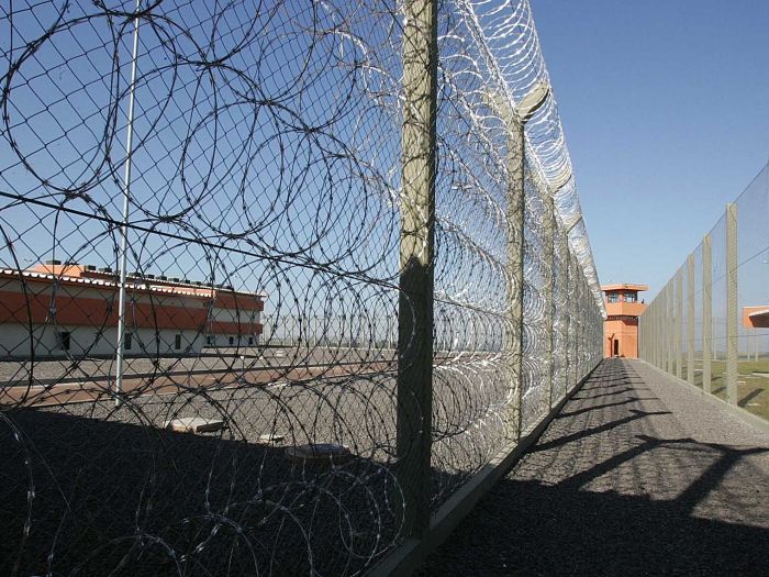 Justiça mantém proibição de visitas a presos em penitenciárias federais