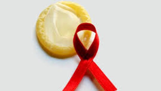 Brasil registra redução de 16% nos casos e óbitos de Aids, diz Ministério da Saúde