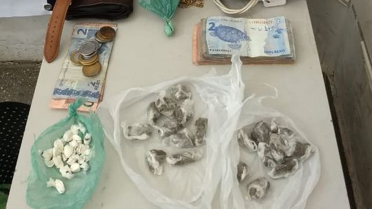 Rotam prende trio com maconha e cocaína no Pedra 90