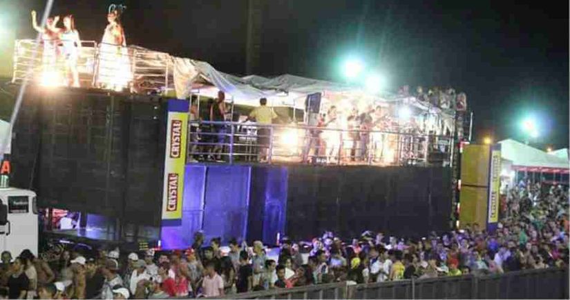 Contra a parede, imprensa da Prefeitura dá outra versão sobre escândalo do Carnaval
