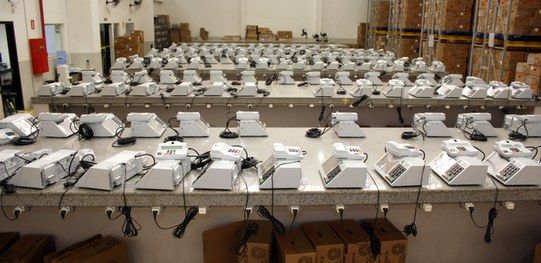 Começa nesta terça-feira cerimônias para carga e lacre das urnas eletrônicas