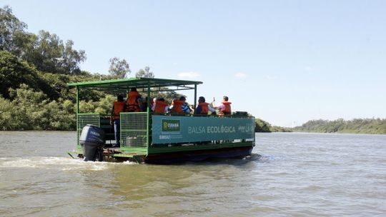 Aproximadamente 10 toneladas de lixo devem ser retiradas por mês do Rio Cuiabá