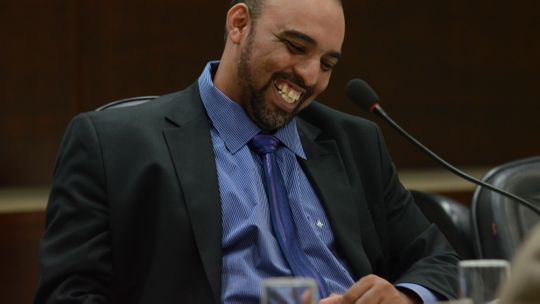 Sem dar nome, Beto do Amendoim ataca colega e põe pra baixo o nível do Legislativo