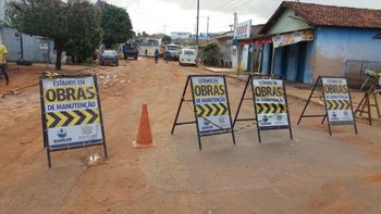 Obras para substituição de coletor de esgoto continuam na José Barriga 