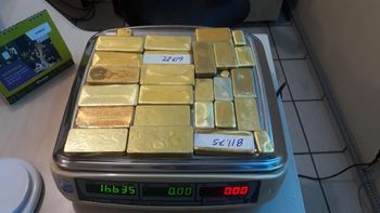 Aeronave é interceptada e carga de ouro avaliada em R$ 2,8 milhões é apreendida